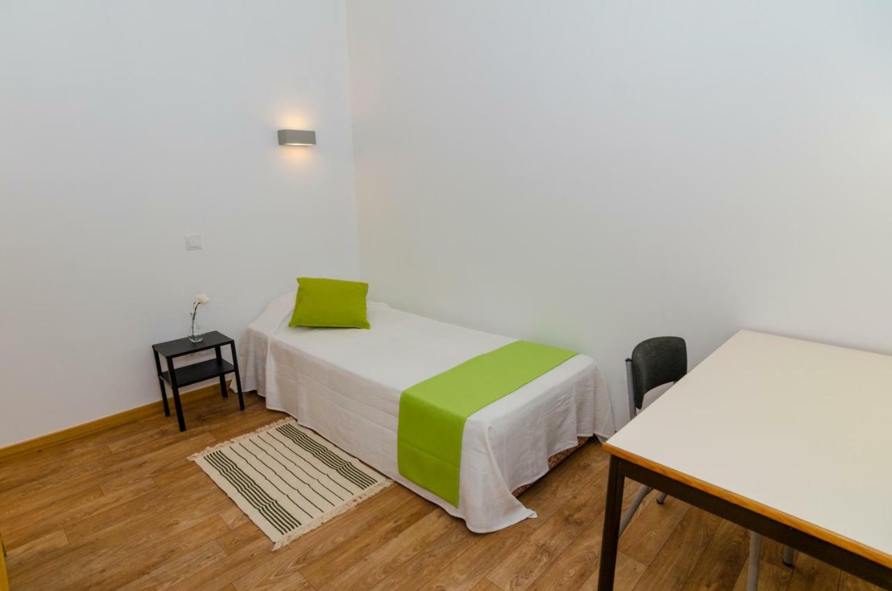 Albacor Hostal *